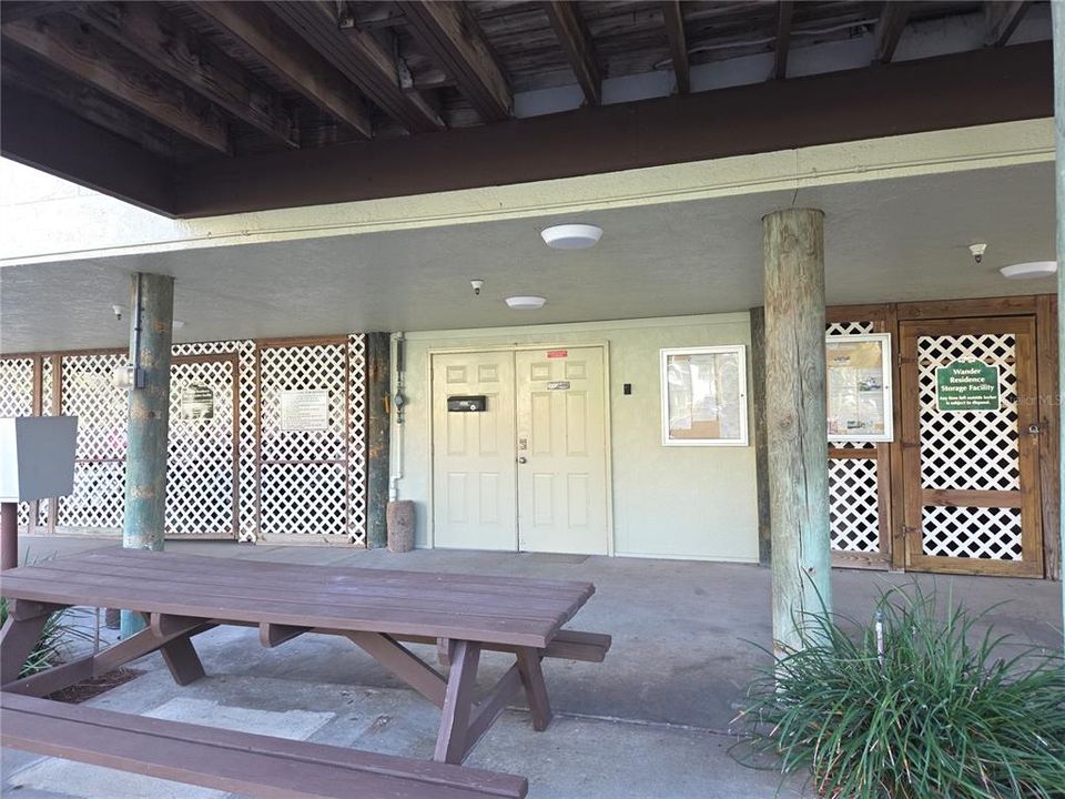 For Rent: $3,750 (2 beds, 2 baths, 835 Square Feet)