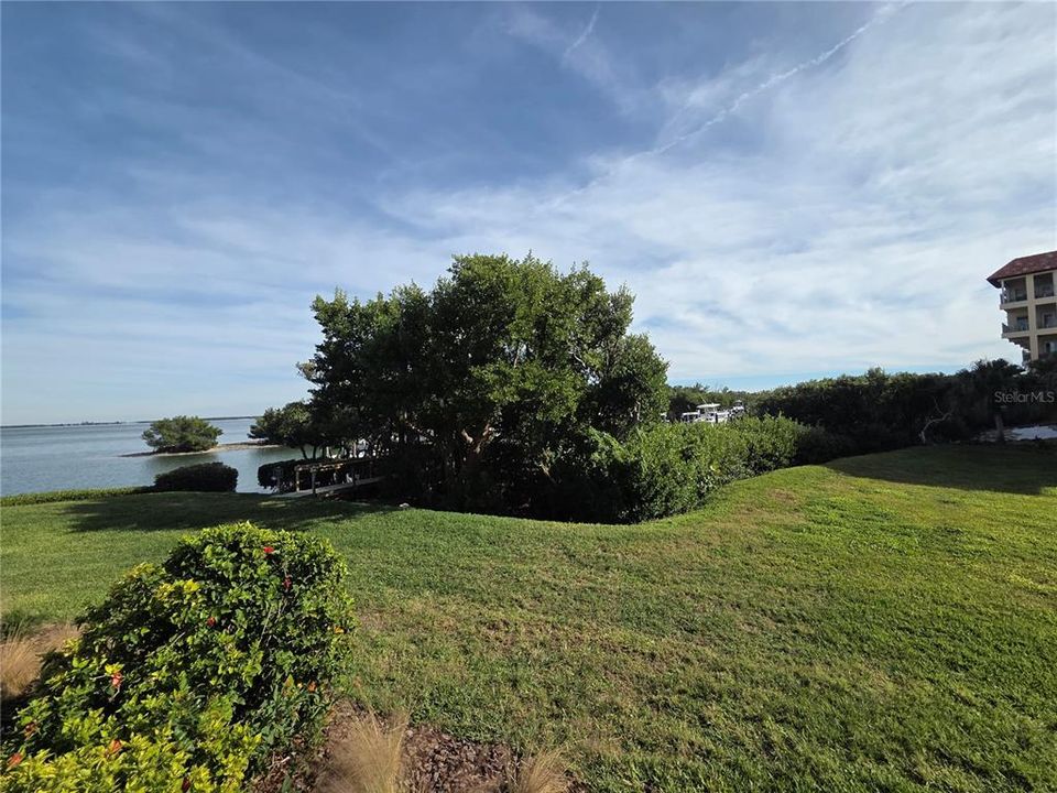 For Rent: $3,750 (2 beds, 2 baths, 835 Square Feet)