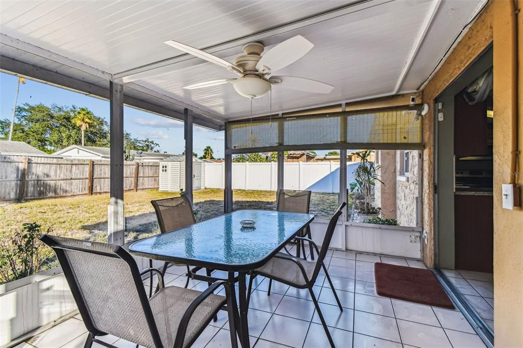 待售: $215,000 (2 贝兹, 1 浴室, 880 平方英尺)