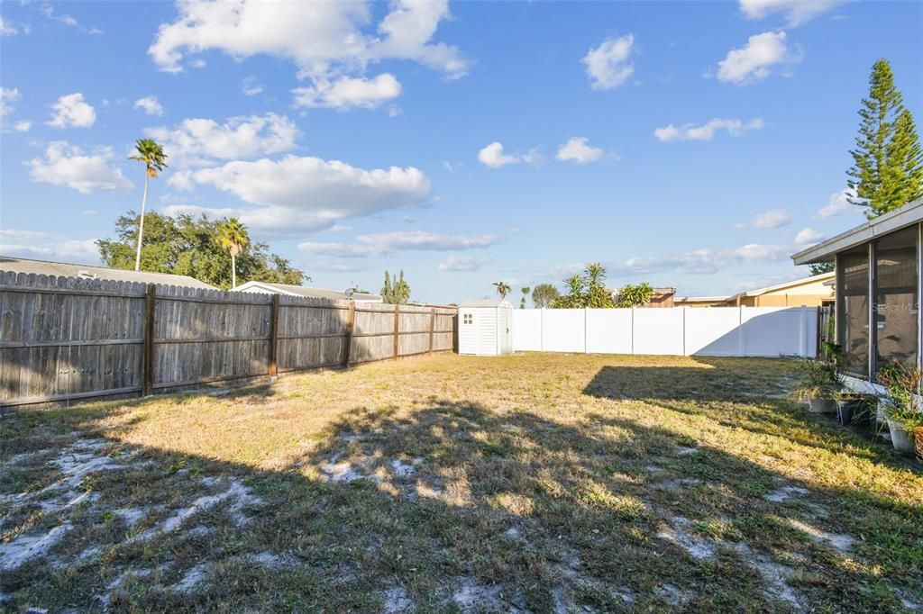 待售: $215,000 (2 贝兹, 1 浴室, 880 平方英尺)