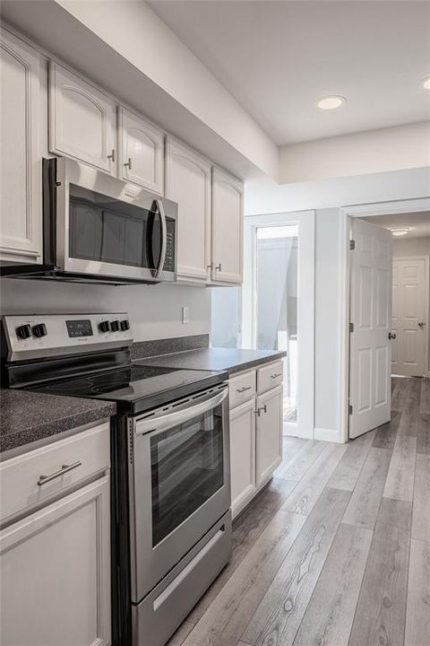 待售: $199,000 (2 贝兹, 2 浴室, 1229 平方英尺)