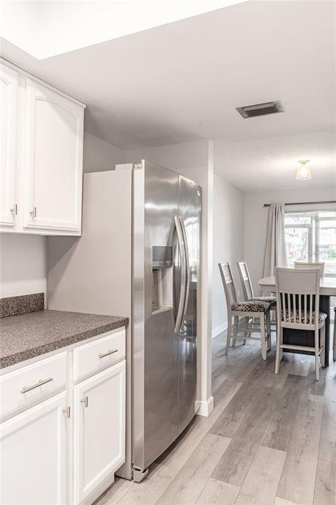 待售: $199,000 (2 贝兹, 2 浴室, 1229 平方英尺)