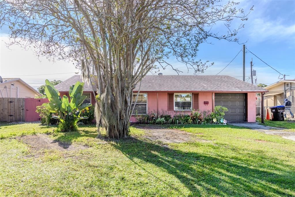 For Sale: $349,000 (4 beds, 3 baths, 1630 Square Feet)