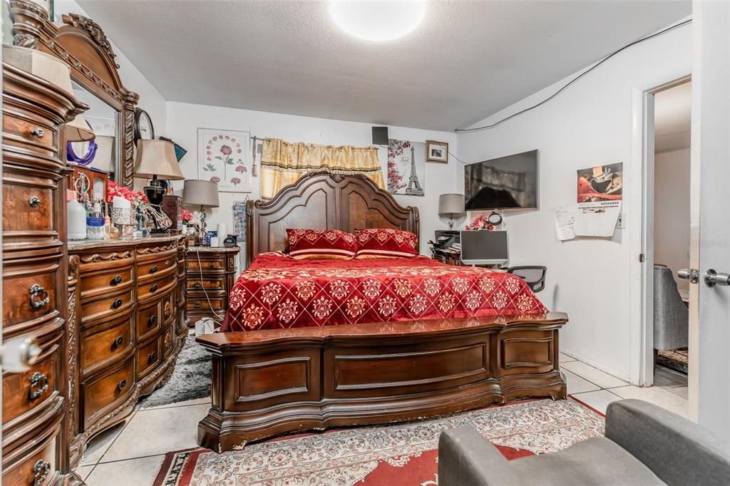 For Sale: $349,000 (4 beds, 3 baths, 1630 Square Feet)