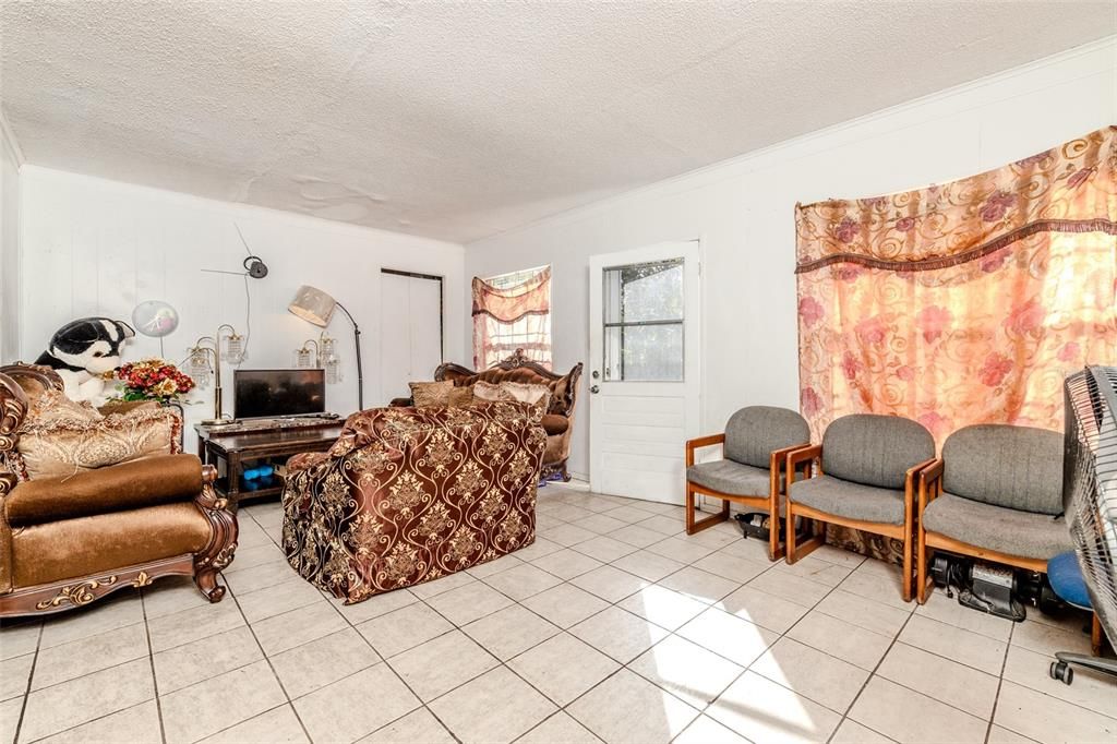 For Sale: $349,000 (4 beds, 3 baths, 1630 Square Feet)