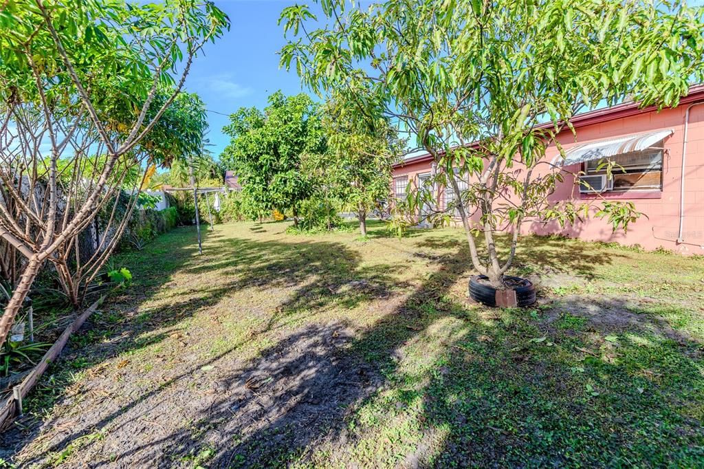 For Sale: $349,000 (4 beds, 3 baths, 1630 Square Feet)