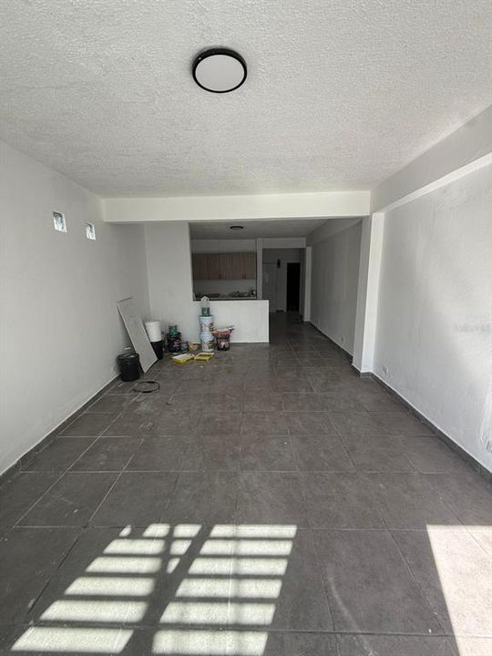 На продажу: $350,000 (7 спален, 4 ванн, 2000 Квадратных фут)