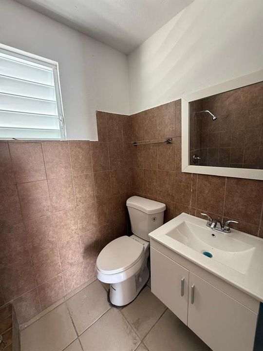 На продажу: $350,000 (7 спален, 4 ванн, 2000 Квадратных фут)