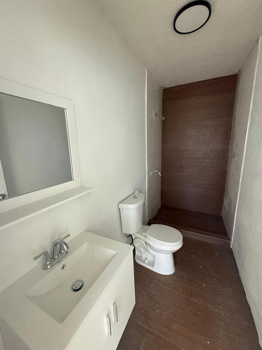 На продажу: $350,000 (7 спален, 4 ванн, 2000 Квадратных фут)