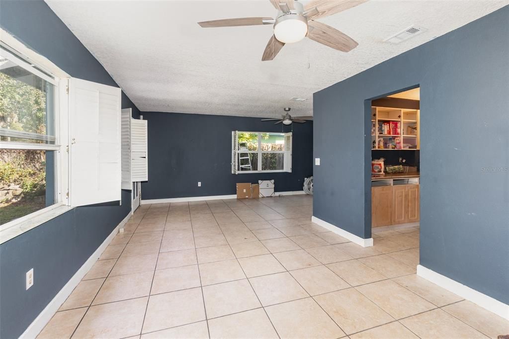 待售: $204,990 (4 贝兹, 2 浴室, 1796 平方英尺)