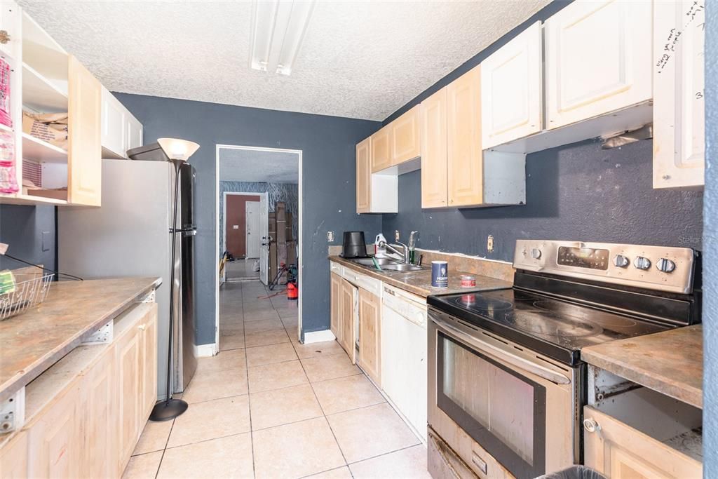 待售: $204,990 (4 贝兹, 2 浴室, 1796 平方英尺)