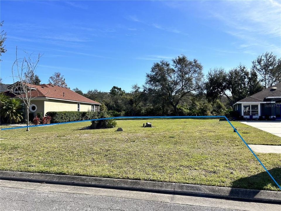 待售: $129,900 (0.23 acres)