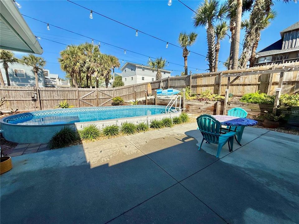 Под контрактом: $595,000 (3 спален, 3 ванн, 1715 Квадратных фут)