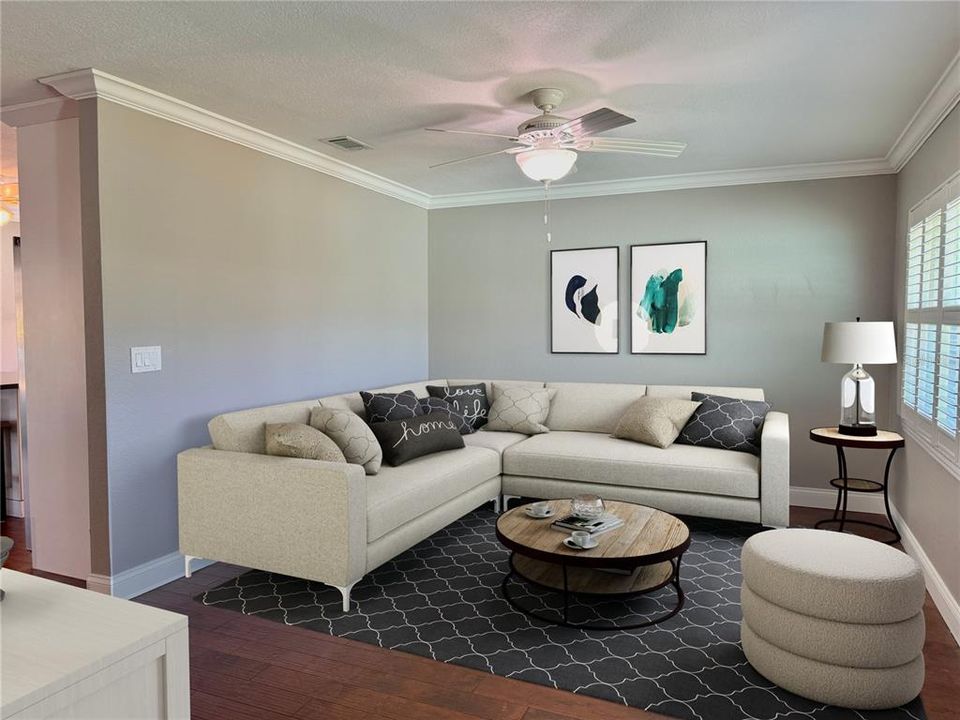 Под контрактом: $595,000 (3 спален, 3 ванн, 1715 Квадратных фут)