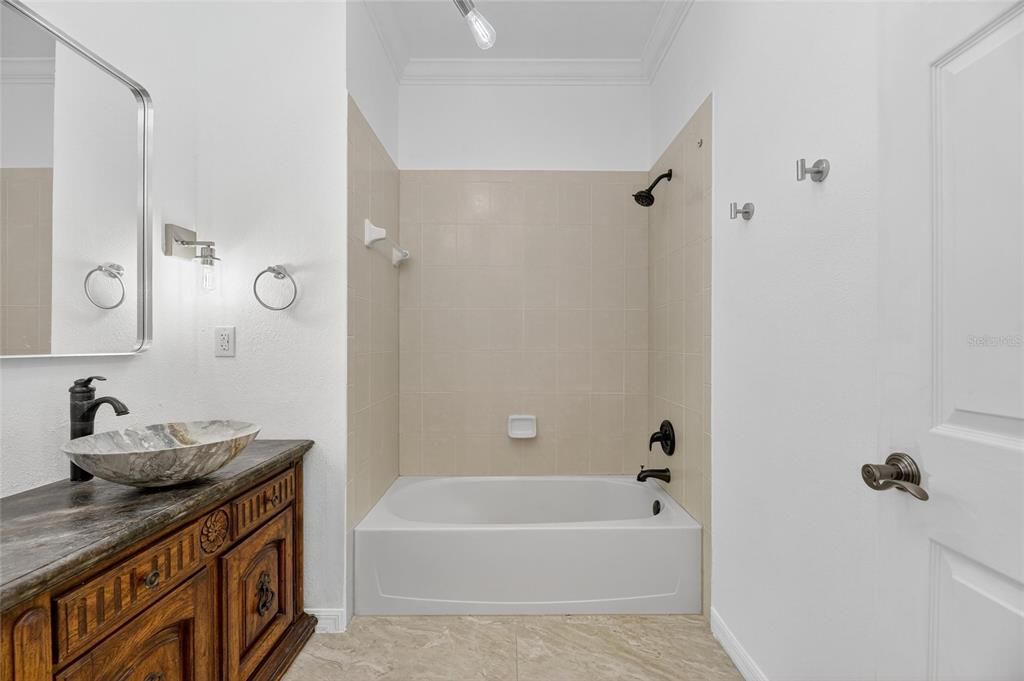 En Venta: $269,000 (2 camas, 2 baños, 1461 Pies cuadrados)