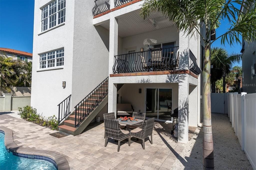 For Sale: $1,600,000 (4 beds, 4 baths, 3088 Square Feet)