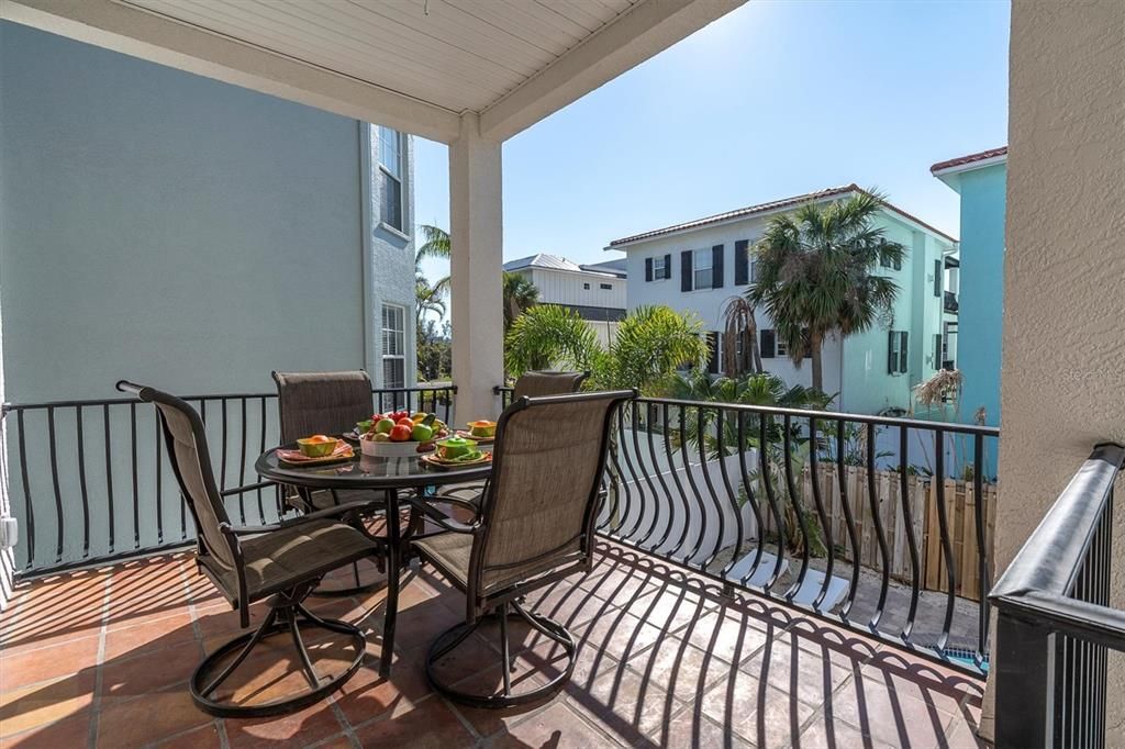 For Sale: $1,600,000 (4 beds, 4 baths, 3088 Square Feet)