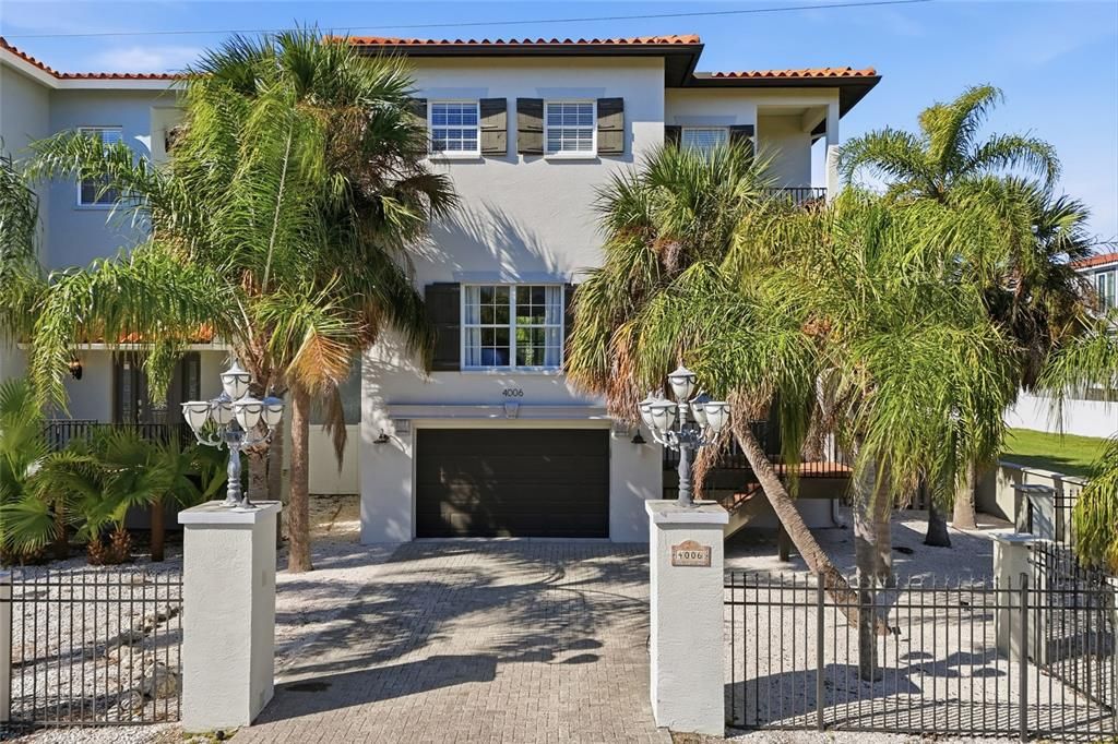 For Sale: $1,600,000 (4 beds, 4 baths, 3088 Square Feet)