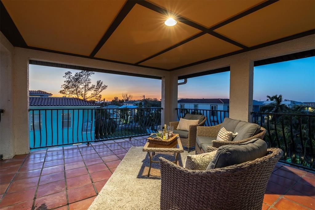 For Sale: $1,600,000 (4 beds, 4 baths, 3088 Square Feet)