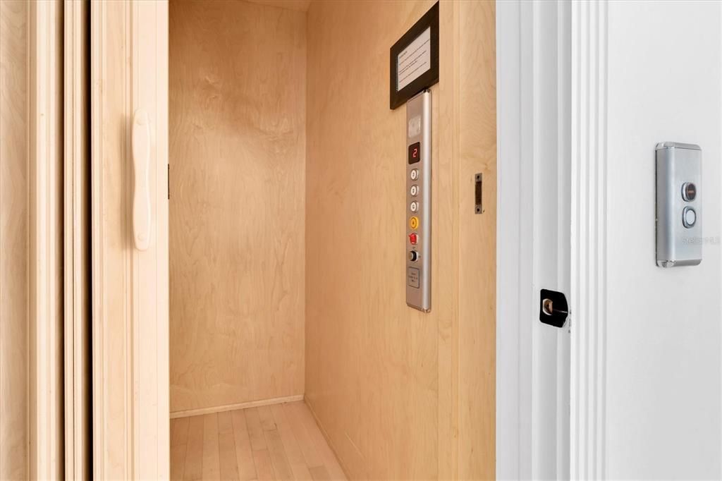 For Sale: $1,600,000 (4 beds, 4 baths, 3088 Square Feet)