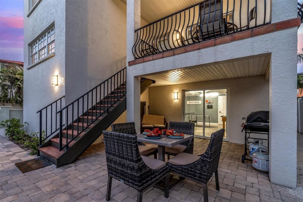 For Sale: $1,600,000 (4 beds, 4 baths, 3088 Square Feet)