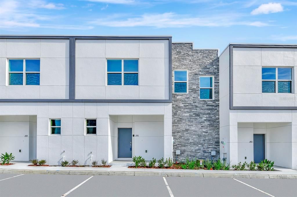 En Renta: $2,800 (4 camas, 4 baños, 2020 Pies cuadrados)