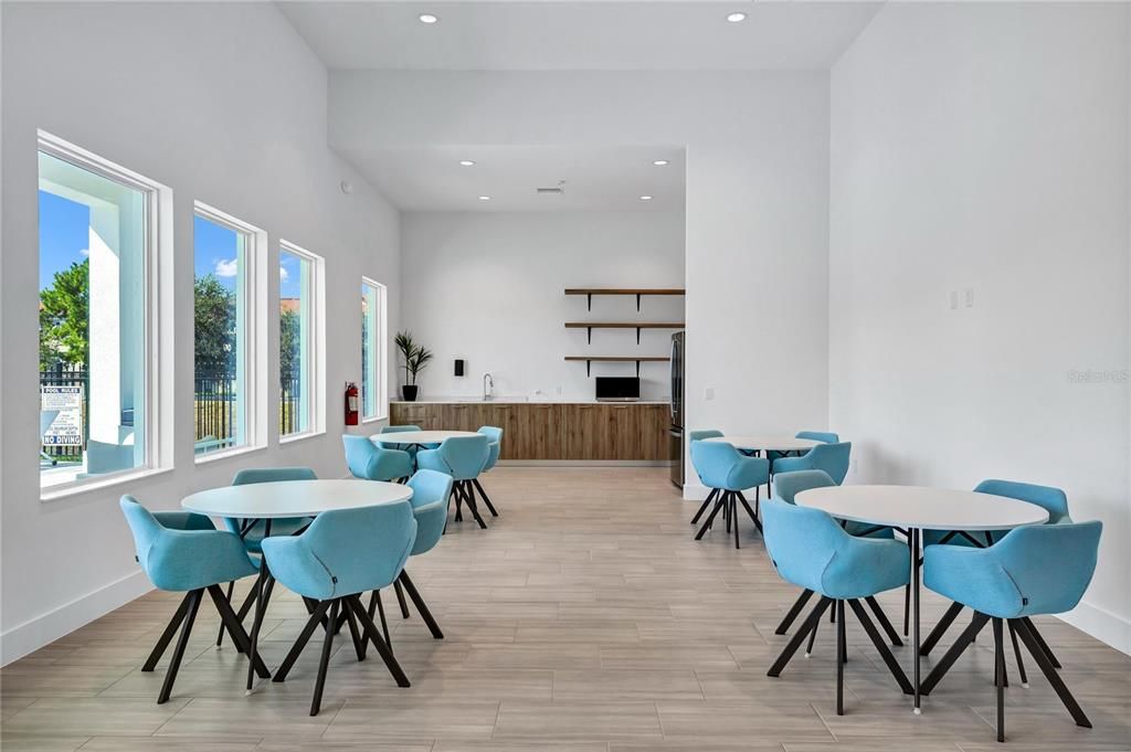 En Renta: $2,800 (4 camas, 4 baños, 2020 Pies cuadrados)