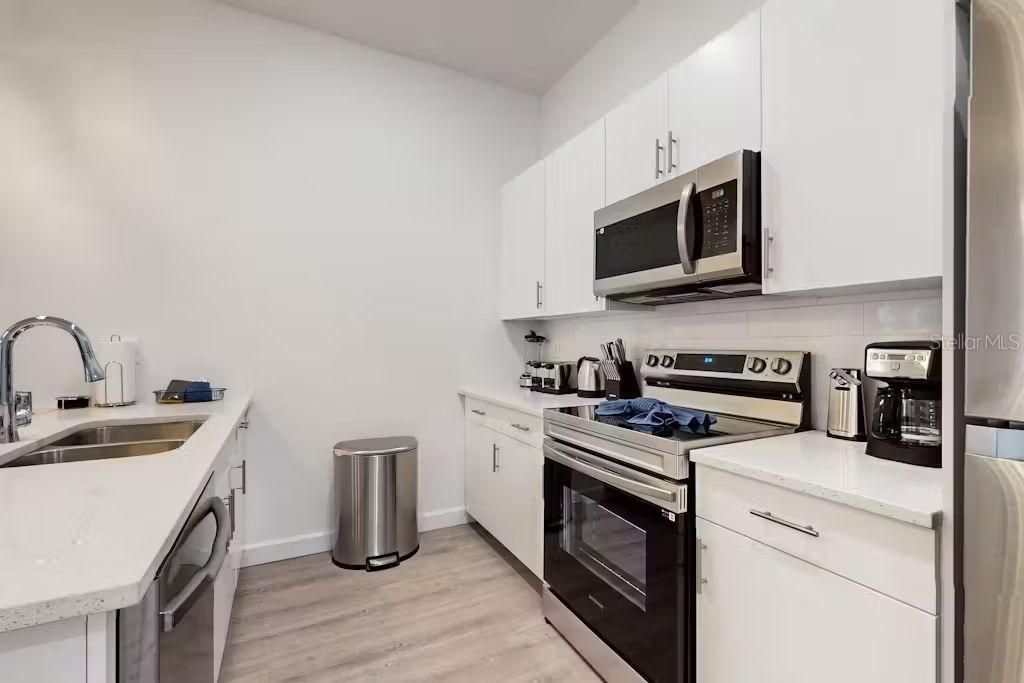 En Renta: $2,800 (4 camas, 4 baños, 2020 Pies cuadrados)