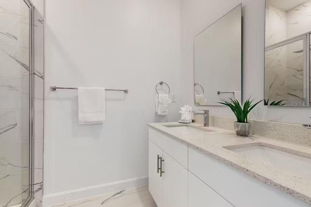 En Renta: $2,800 (4 camas, 4 baños, 2020 Pies cuadrados)