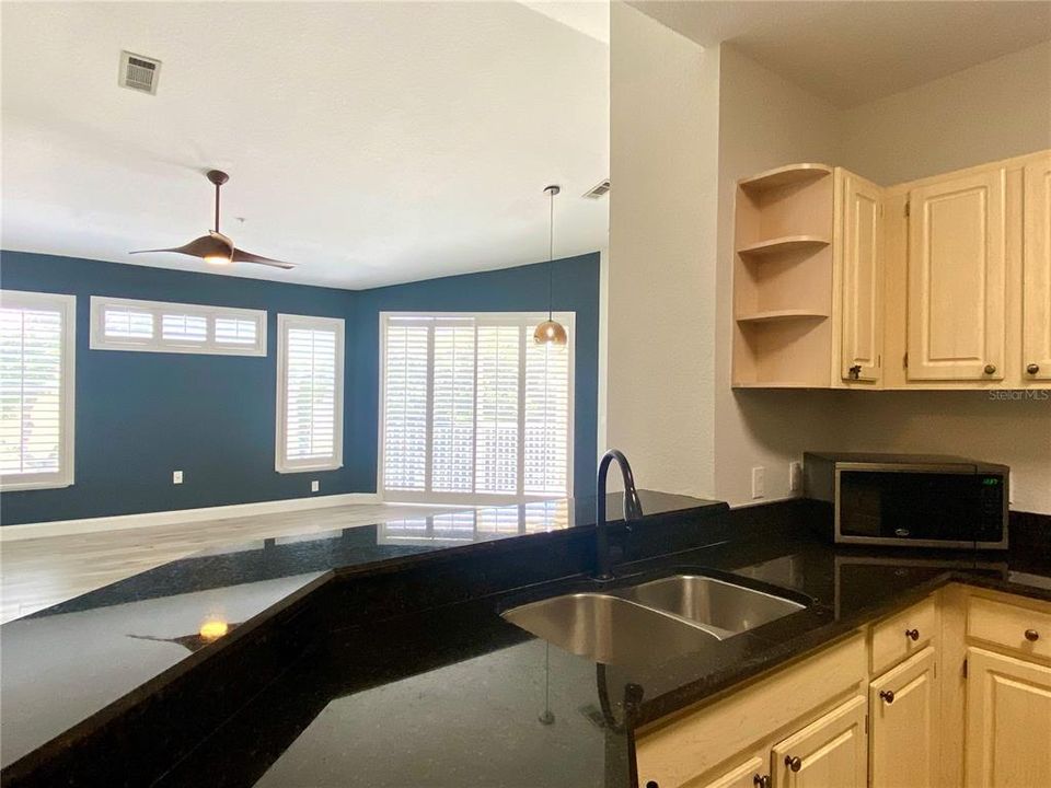 For Rent: $1,695 (2 beds, 2 baths, 1111 Square Feet)