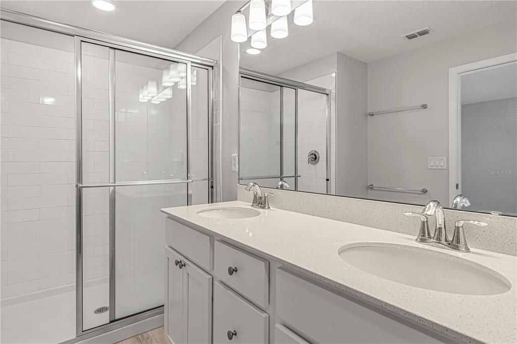 En Renta: $2,395 (4 camas, 3 baños, 1762 Pies cuadrados)