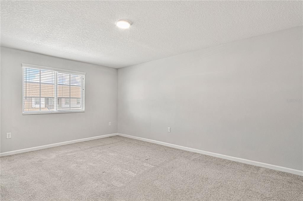 En Renta: $2,395 (4 camas, 3 baños, 1762 Pies cuadrados)