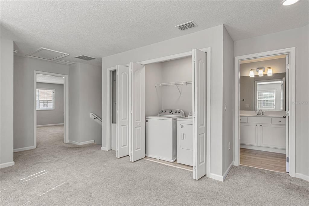 En Renta: $2,395 (4 camas, 3 baños, 1762 Pies cuadrados)