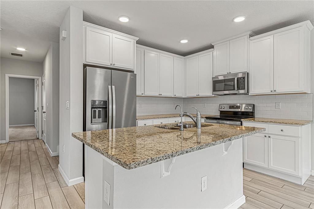 En Renta: $2,395 (4 camas, 3 baños, 1762 Pies cuadrados)