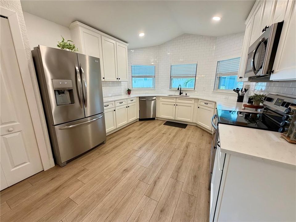 For Sale: $369,000 (4 beds, 2 baths, 1822 Square Feet)