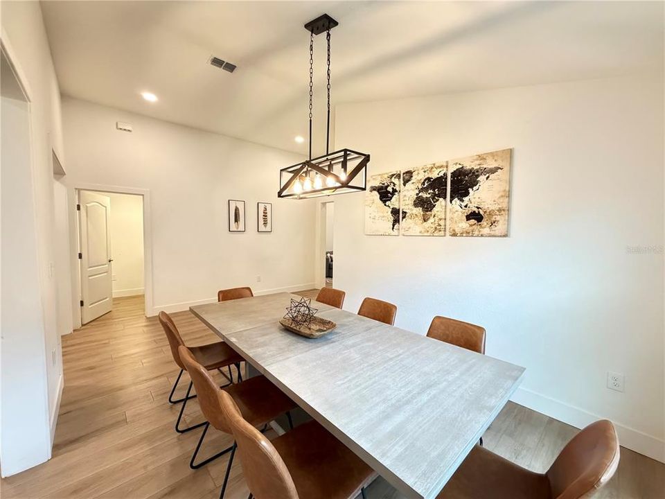 For Sale: $369,000 (4 beds, 2 baths, 1822 Square Feet)