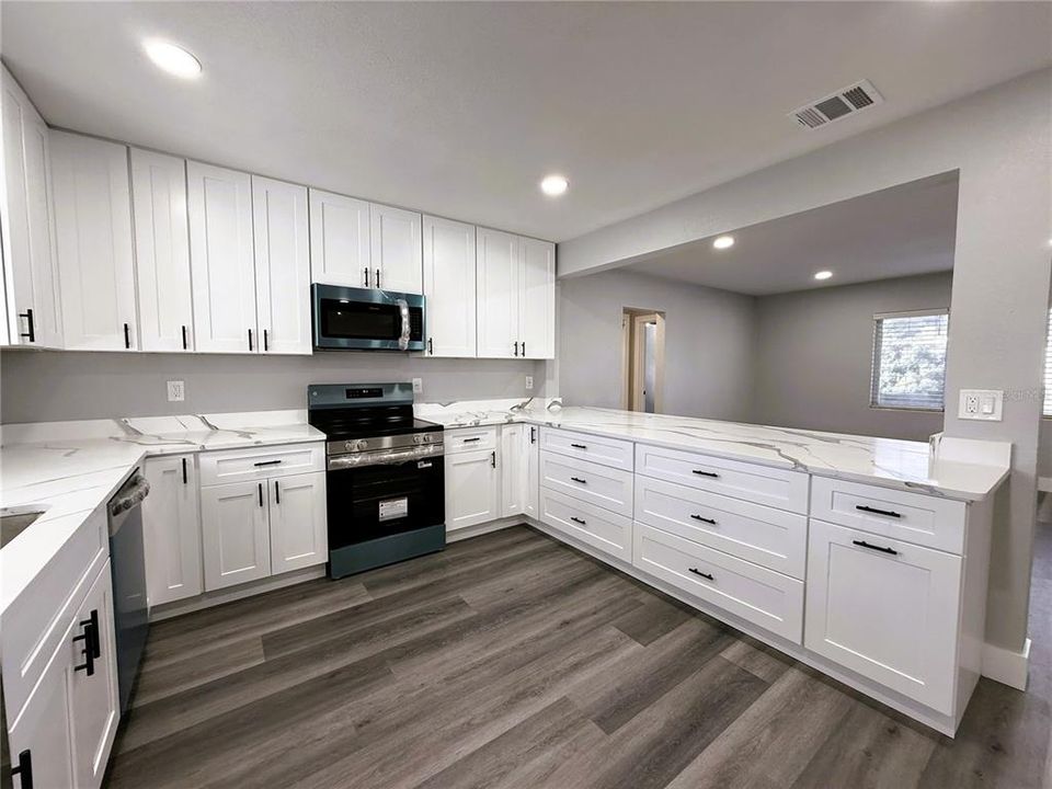 For Rent: $3,500 (3 beds, 2 baths, 1500 Square Feet)