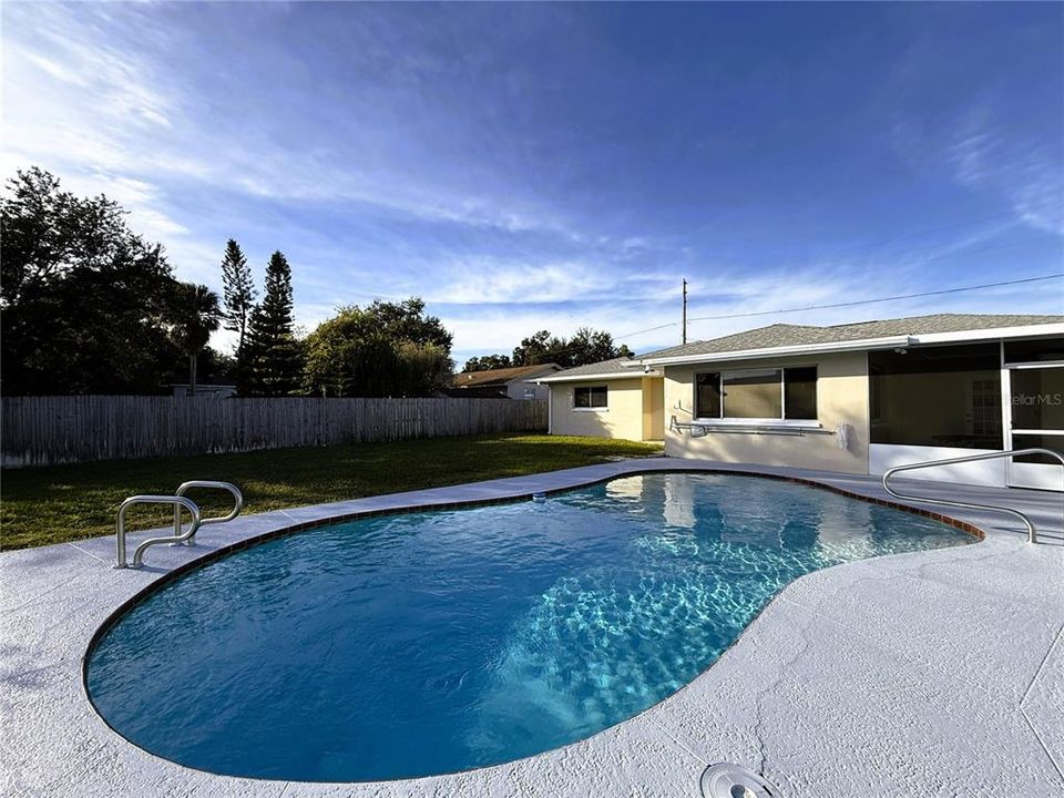 For Rent: $3,500 (3 beds, 2 baths, 1500 Square Feet)