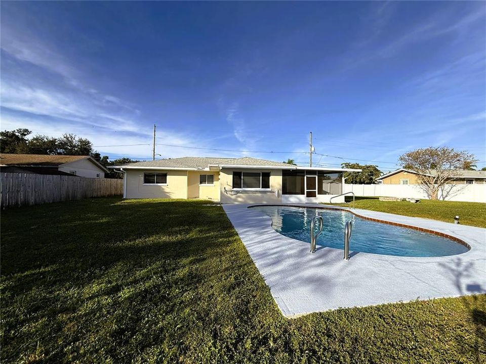 For Rent: $3,500 (3 beds, 2 baths, 1500 Square Feet)