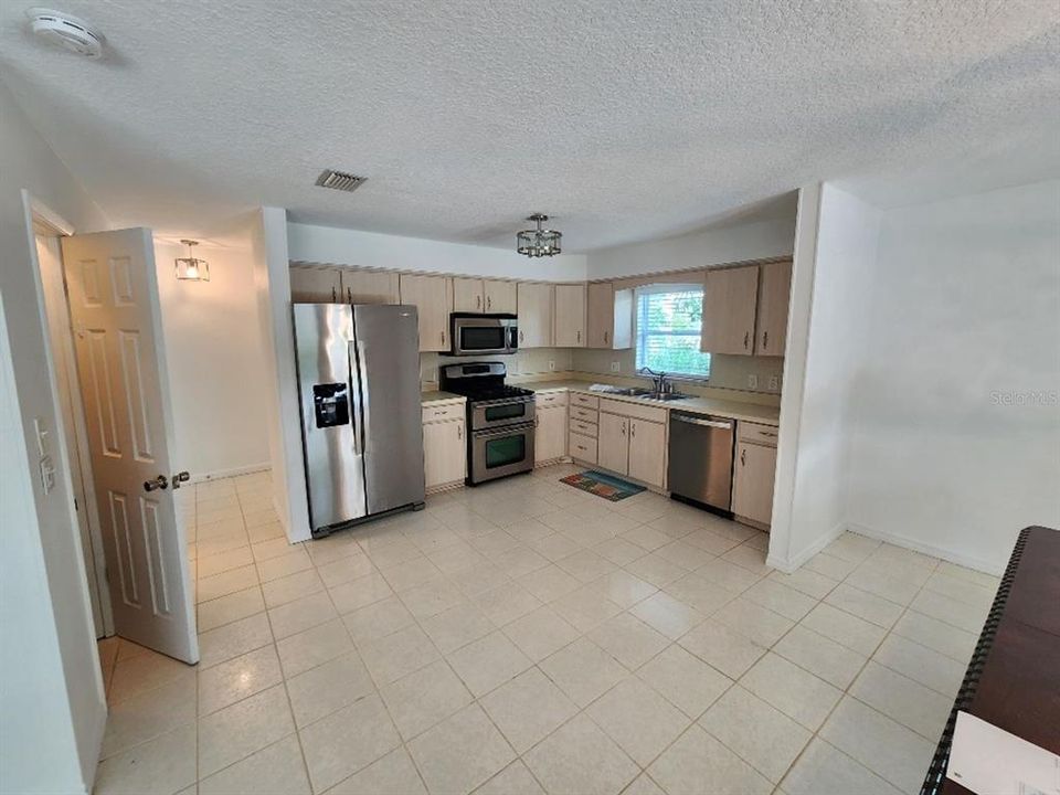 For Rent: $2,500 (2 beds, 2 baths, 1468 Square Feet)