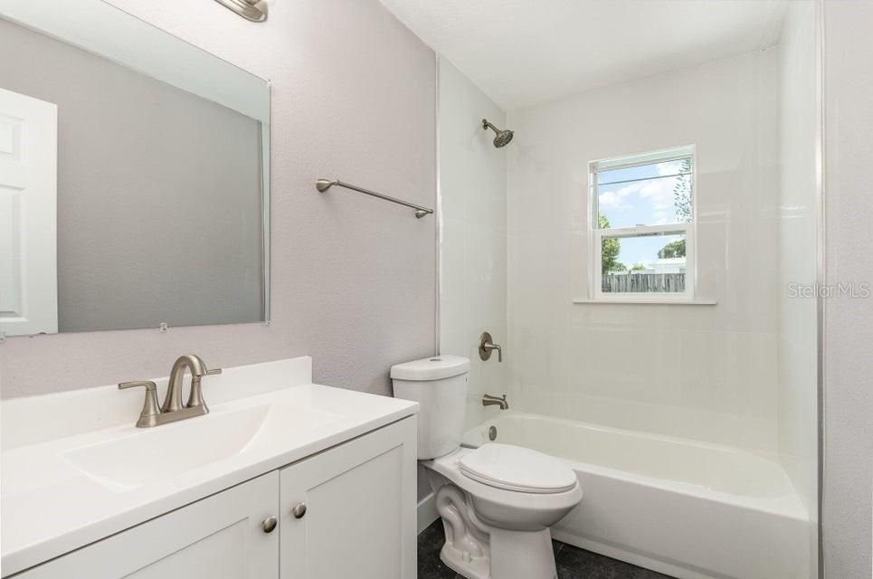 На продажу: $290,000 (3 спален, 2 ванн, 960 Квадратных фут)