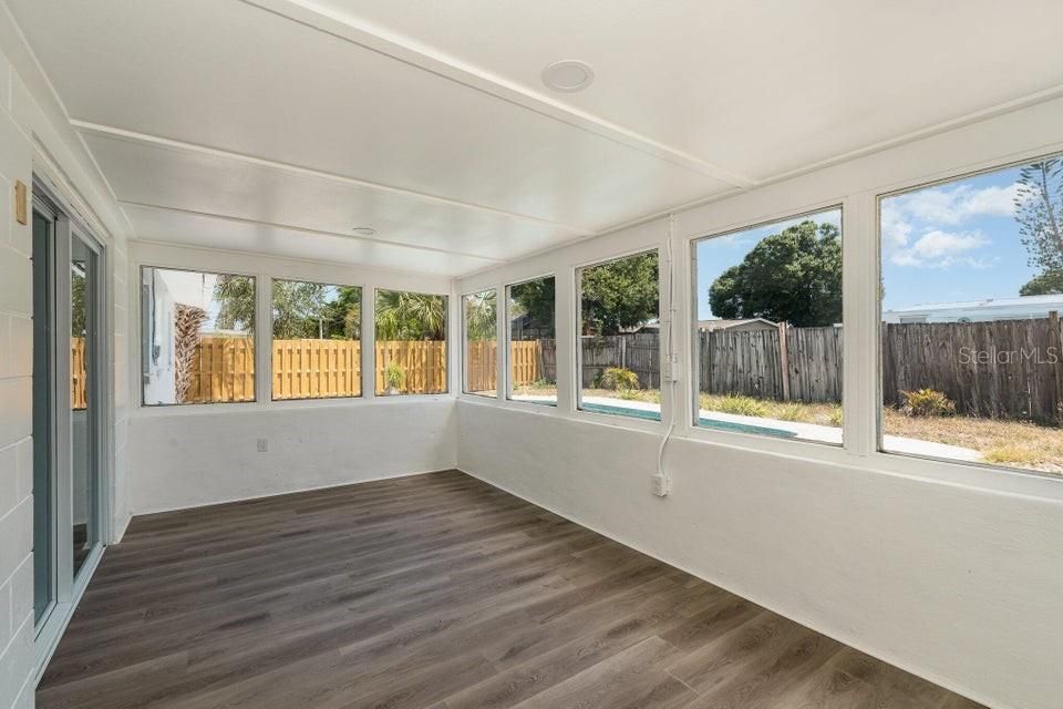 На продажу: $290,000 (3 спален, 2 ванн, 960 Квадратных фут)