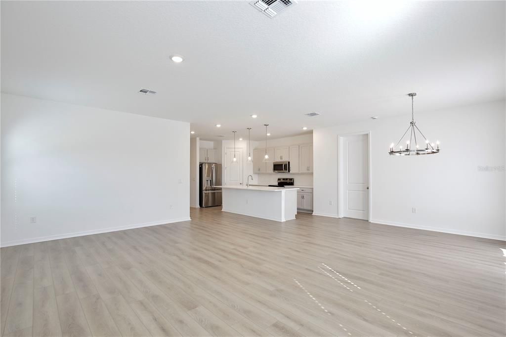 En Renta: $2,295 (4 camas, 2 baños, 1903 Pies cuadrados)