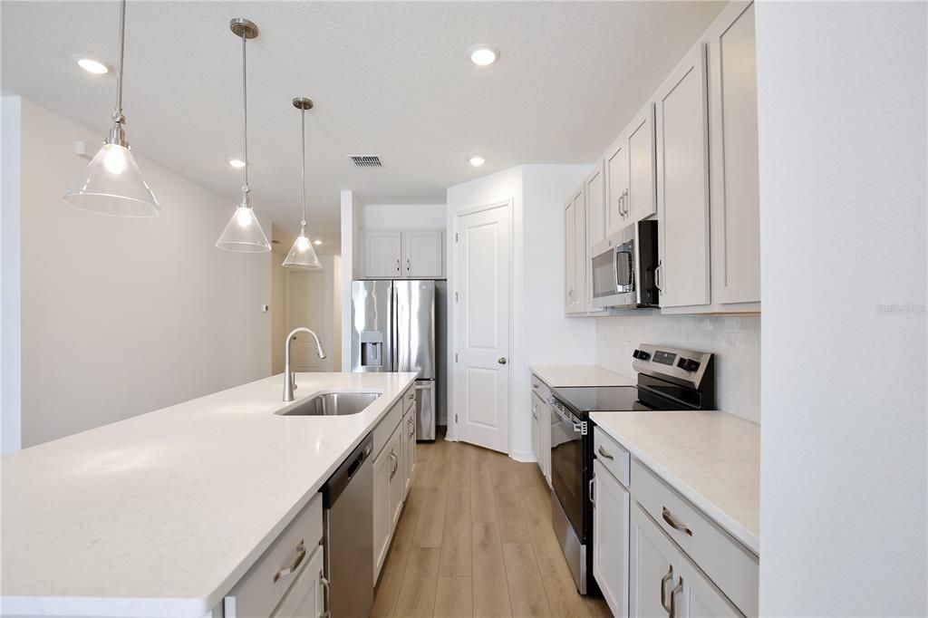 En Renta: $2,295 (4 camas, 2 baños, 1903 Pies cuadrados)