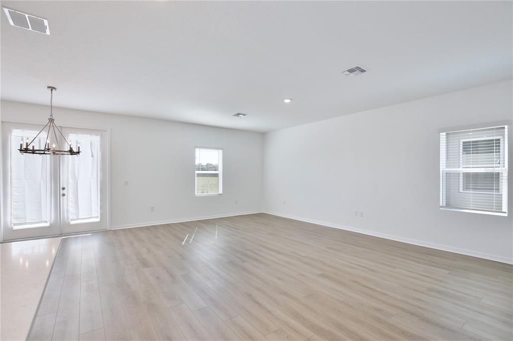 En Renta: $2,295 (4 camas, 2 baños, 1903 Pies cuadrados)