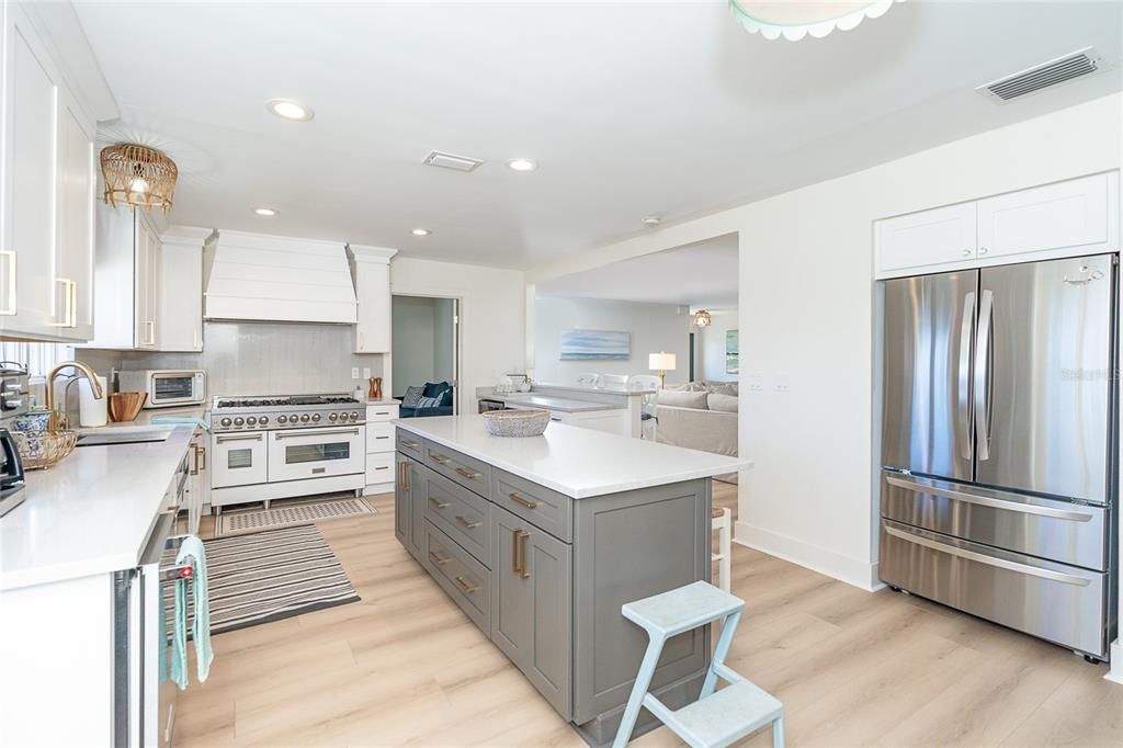 待售: $987,000 (4 贝兹, 2 浴室, 2423 平方英尺)