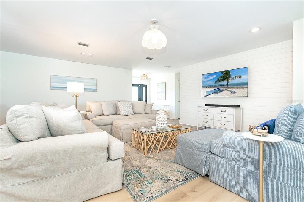 待售: $987,000 (4 贝兹, 2 浴室, 2423 平方英尺)