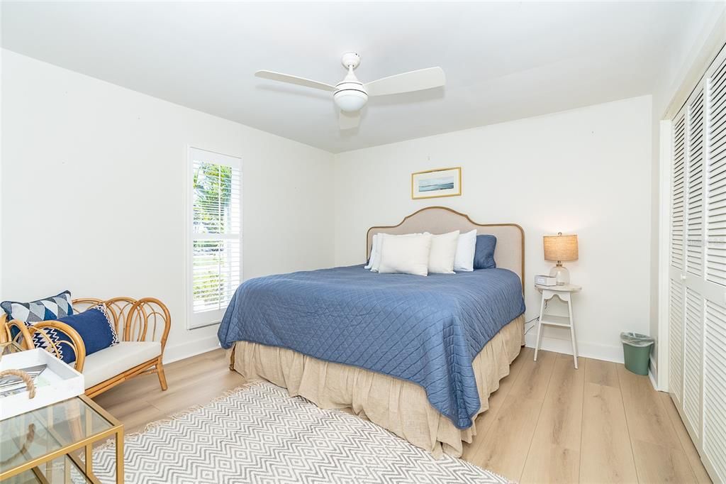 待售: $987,000 (4 贝兹, 2 浴室, 2423 平方英尺)