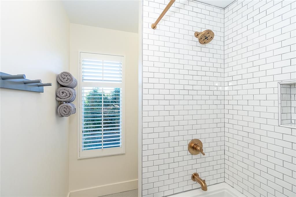 待售: $987,000 (4 贝兹, 2 浴室, 2423 平方英尺)