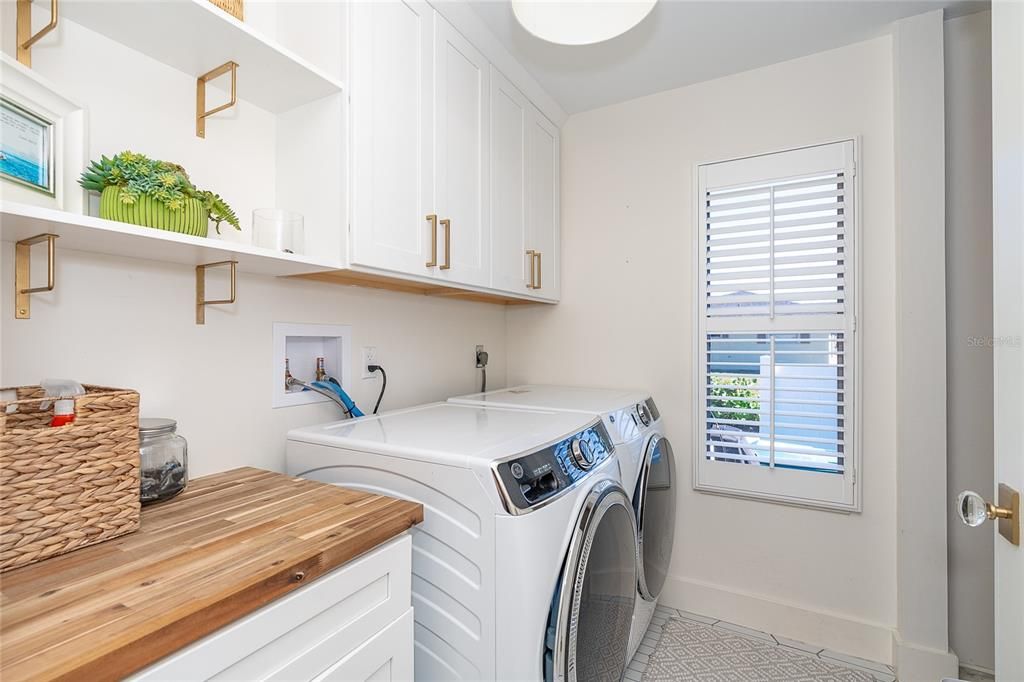 待售: $987,000 (4 贝兹, 2 浴室, 2423 平方英尺)